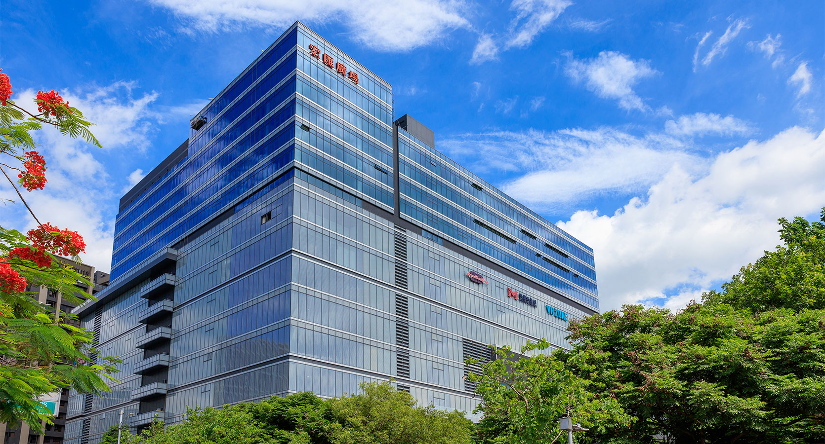 宏匯廣場│開車5分鐘